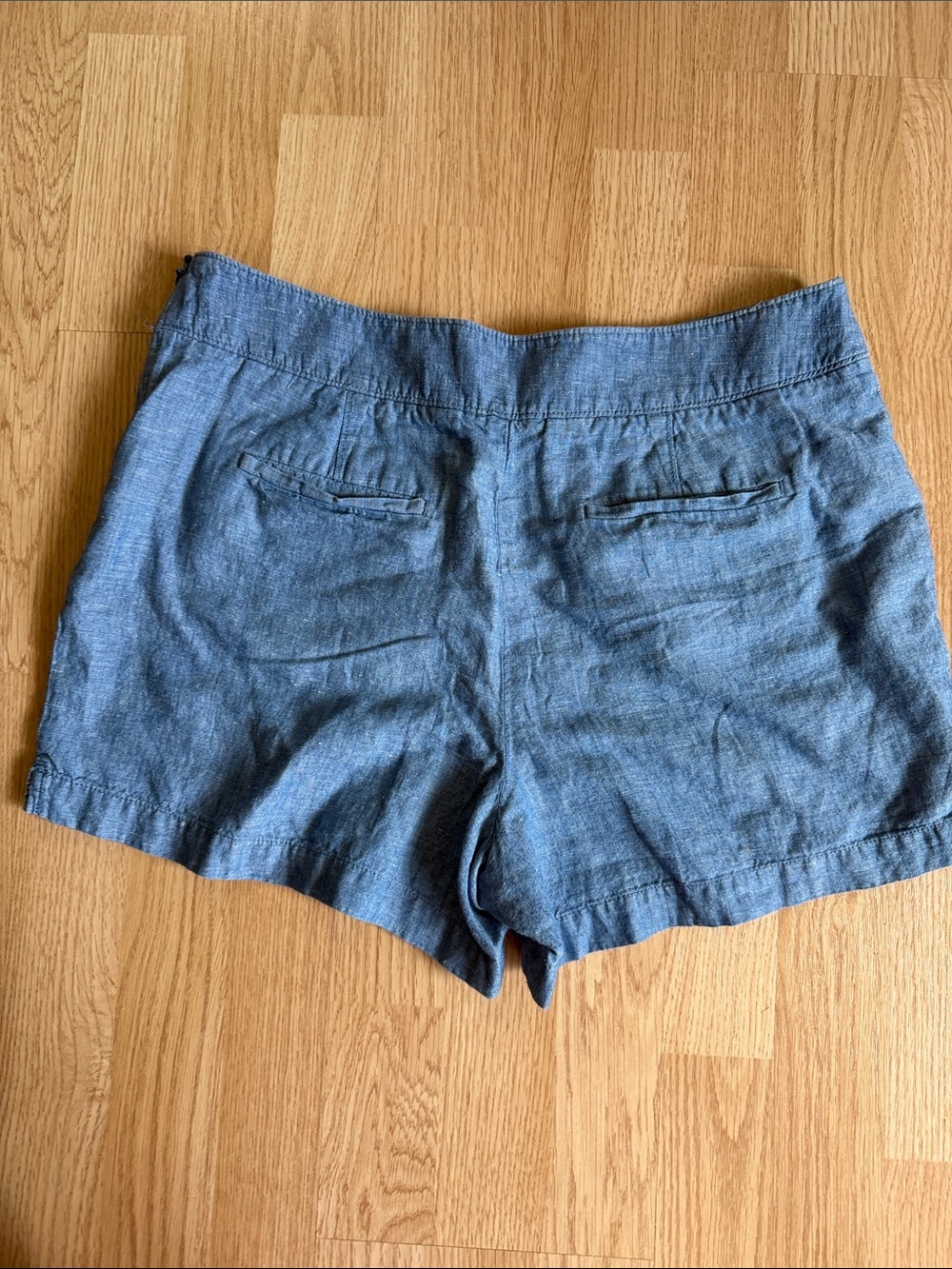 Loft The Riviera Short. Chambray. - Picture 2 of 3